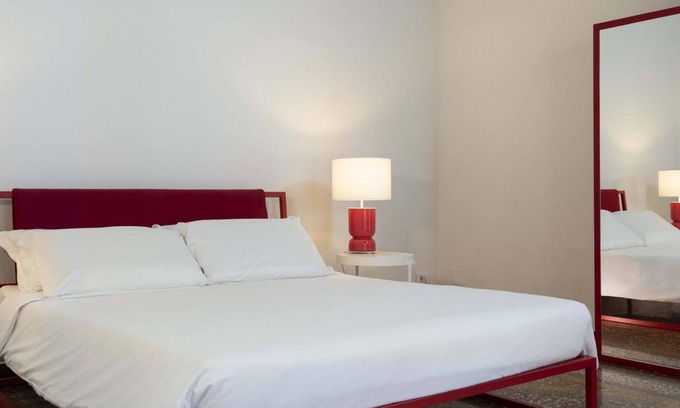 Historic Center Chalet De Esquí | Frame Bologna [King Room with private bathroom outside]