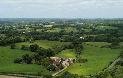 Benenden Casa | Frame Farm - Sleeps 20 in 1-6 Weaver's Cottages & The Byre barn