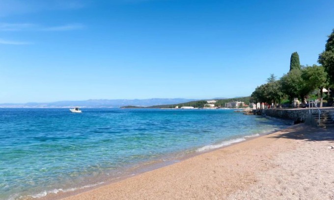 Gabonjin Casa | Casa de vacaciones Franjo (MLK372) en Krk/Malinska - 4 personas, 2 dormitorios
