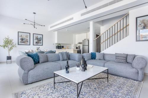 Dubai Villa | Frank Porter - Cherrywoods
