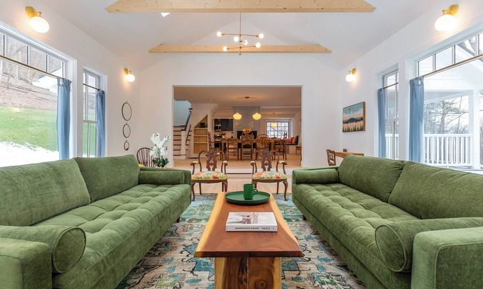 Manchester Chalet De Esquí | Franklin luxury Chalet w/ guest house and central AC