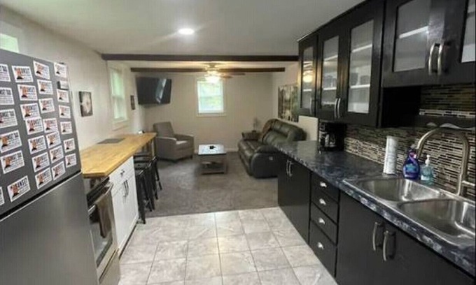 Ashtabula Casa | Frank’s Last Resort- Sunset Vacation Rentals