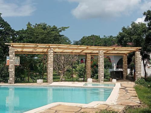 Tiwi Casa | Fred Hunter Villa