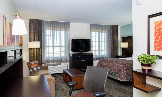 Marquette Apartamento | Desayuno buffet gratis. El centro de Marquette. ¡Cerca de la Universidad del Norte de Michigan!
