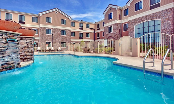 Tucson Condominio | Desayuno gratis + Wi-Fi gratis + Piscina al aire libre | Cerca del aeropuerto de Tucson