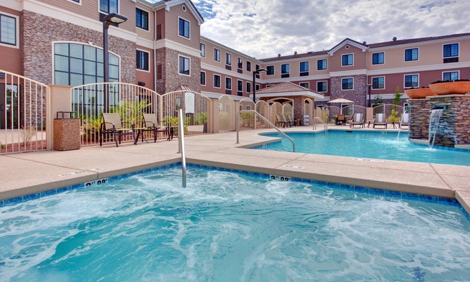 Tucson Apartamento | Desayuno gratis + Wi-Fi gratis + Piscina al aire libre | Estudio cerca del aeropuerto de Tucson