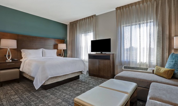Overland Park Apartamento | Desayuno gratis. Piscina. Barbacoa compartida. Gimnasio. ¡Cerca del centro de convenciones de Overland Park!