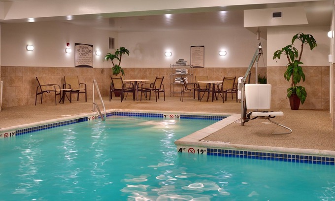 Omaha Apartamento | Desayuno gratis. Piscina. Gimnasio. ¡Buena ubicación! Cerca del hospital de niños