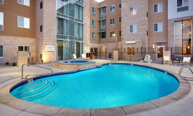 Lehi Apartamento | Free Breakfast. Pool & Hot Tub. Gym. Great for Business Travelers!