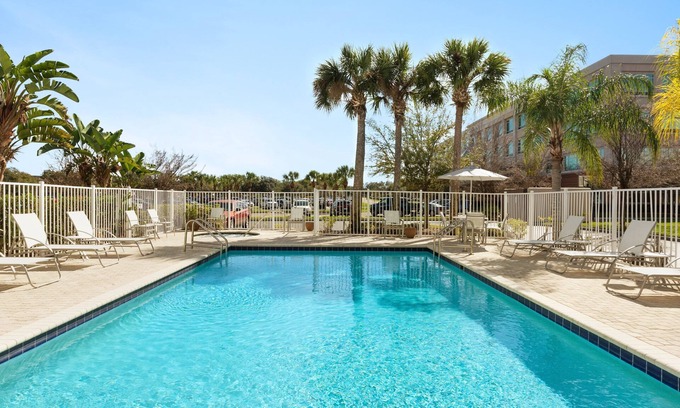 Tampa Condominio | ¡Suite equipada para negocios u ocio! Centro de negocios 24h + desayuno gratis
