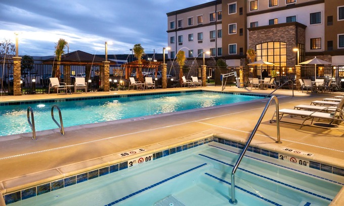 St. George Condominio | Free Breakfast + Shared Pool & Hot Tub | Perfect Family Vacation!