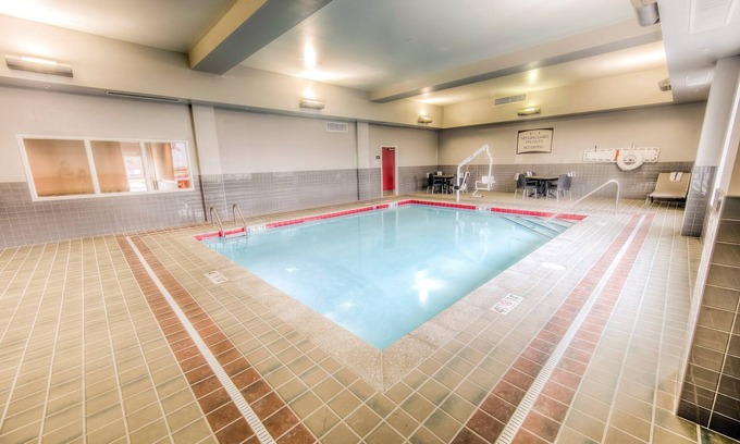 Clintonville Apartamento | ¡Suite accesible a solo 1 milla de OSU! El | Centro de negocios las 24 horas + gimnasio