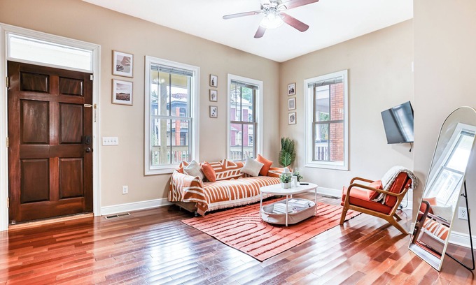 Thomas Square Apartamento | Free Early Check-In - Summer Vibes - Stylish Duplex by Forsyth Park - 14PPL