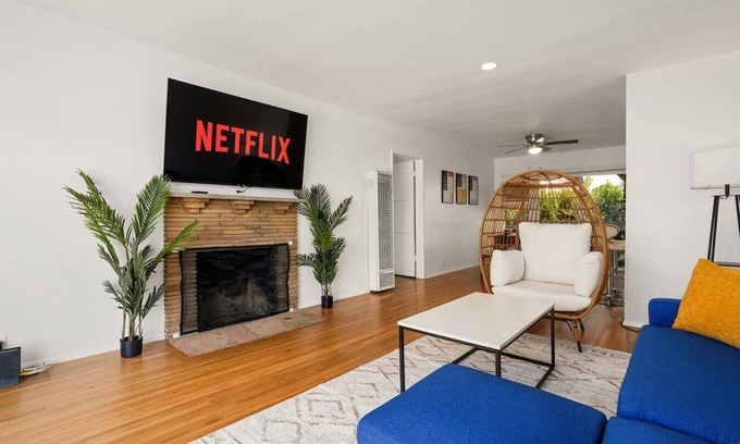 North Long Beach Apartamento | Bungalow Near Disneyland + Garage Parking