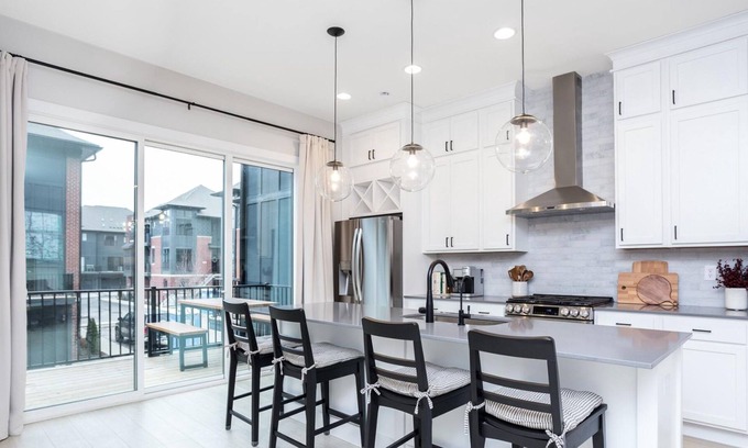 Westfield Casa | Free Golf Cart! Luxe Townhome Near Grand Park!