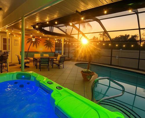 Bradenton Casa | FREE Heated Pool Hot Tub EV Chger Firepit Games