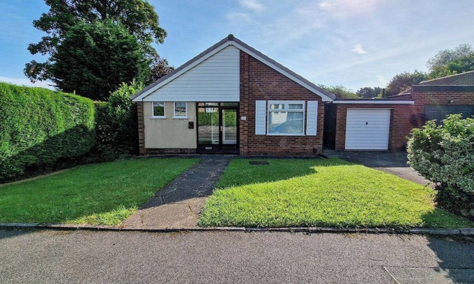 Gatley Casa | Free Parking Home In Gatley by City SuperHost