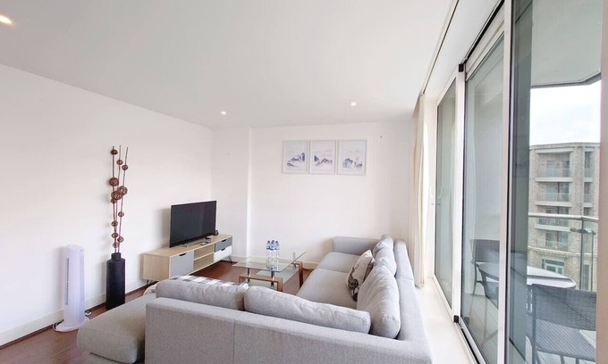 Newham Apartamento | Free Parking: Two Bed Apartment in Beckton
