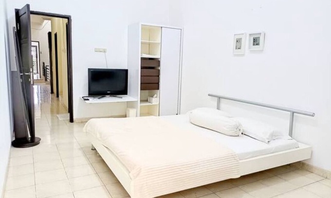 Surabaya Casa | Amplio, bien equipado, a 5 minutos del centro de Tunjungan Plaza 0. 9 km - SALA 2