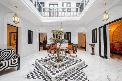 Bab Doukkala Cama Y Desayuno | Free People Riad and Spa