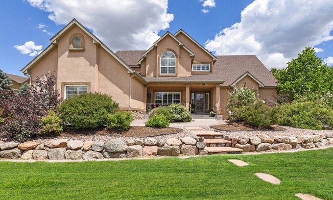 Monument Casa | FREE Pizza|Arcade|Open Space|Mnt Views|3 K-Beds