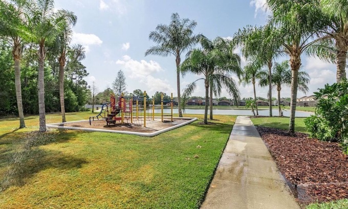 Seasons Casa | ¡Casa de 4 camas con piscina, ubicada en Seasons Blvd cerca de Disney!