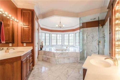 Mendon Chalet De Esquí | French Chateau