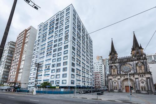 Embare Apartamento | Frente a praia do Embaré ao lado da Basílica