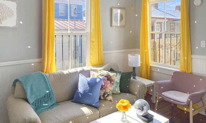 Hitch Village - Fred Wessels Homes Cabaña | Fresh and Modern Downtown Historic Duplex with Two Private Pools
