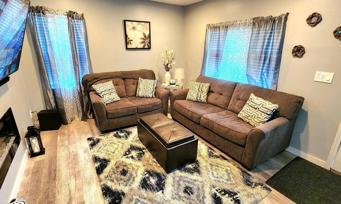 Omaha Casa | Fresh and New 3 bedroom - 1 mile from Interstate access!