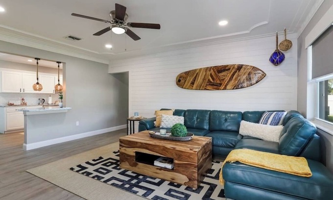 Vamo Casa | Fresh. Heated Pool.Minutes to Siesta Beach.Office