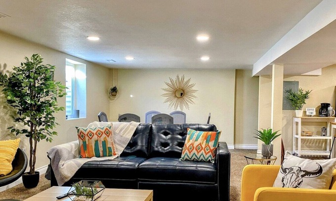Welby Casa | Fresh, Modern, 2 BR, 13 min to DT!