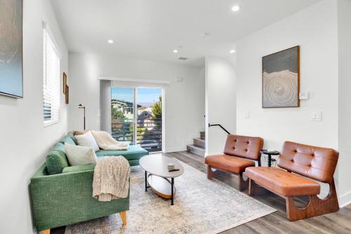 Historic Filipinotown Casa | Fresh & New Downtown La Condo!