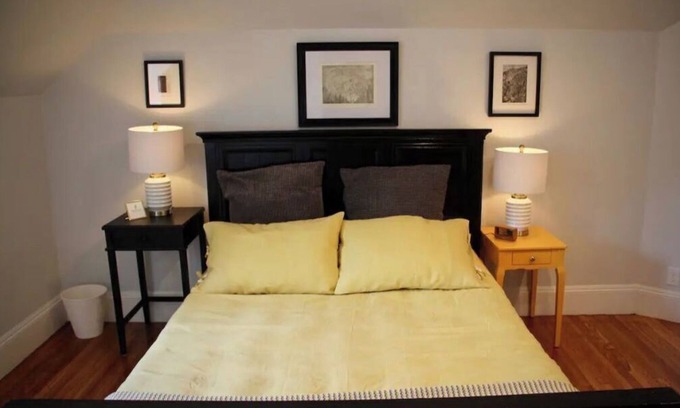 Salem Apartamento | Fresh New Space, Walk to Salem Harbor, Historic