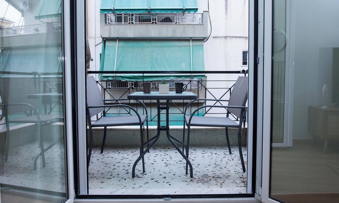 Ilisia Apartamento | Fresh Urban Apt with Balcony in Zografou