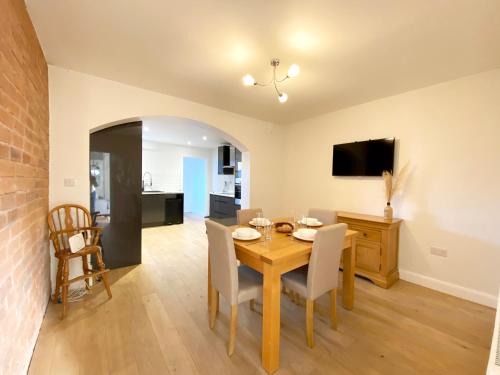 Hereford Casa | Freshly renovated 2 bedroom Victorian town house.
