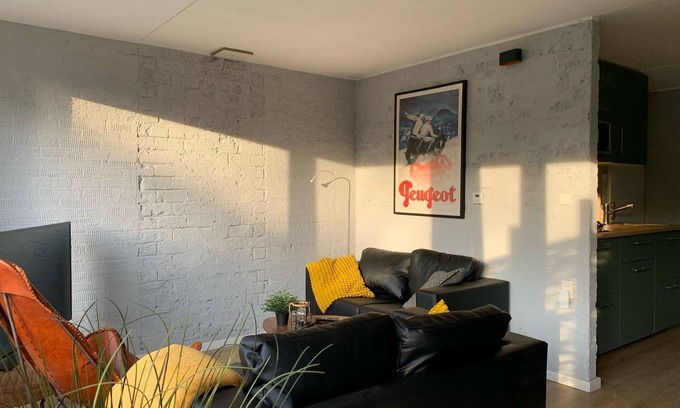 Bruinisse Casa | Freshly renovated FH in family friendly area. Vacation park, dishwasher, bicycles, Zeeland
