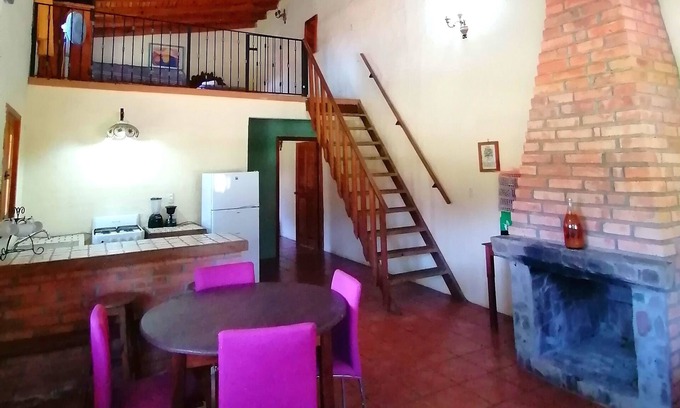 Mascota Casa | FRESNO CABIN