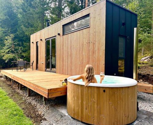 Orby Otro | Freyja Summer Forest Retreat Cabin with Private Outdoor Tub and Lakeside Views