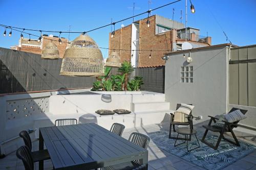 Collblanc y La Torrassa Casa | Fridays Flats Onix House