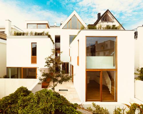Warnemuende Apartamento | "Friedrich und Franz" by FeWoZauber, 8 Pers, Zentral, 250m Strand, Tiefgarage, Design Architektur