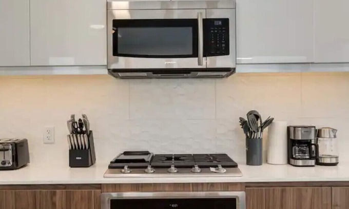 Sunnyside Condominio | *Friendly* City Suite in Kensington *2bed+2Bath*