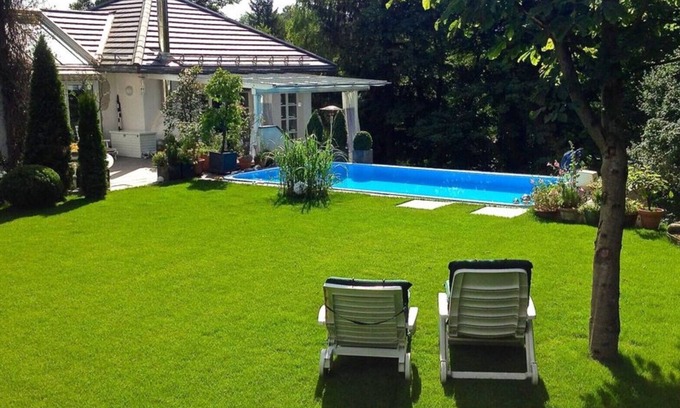 Starnberg Apartamento | Un amistoso/ moderno apartamento en una ubicación céntrica pero muy tranquila con piscina privada.