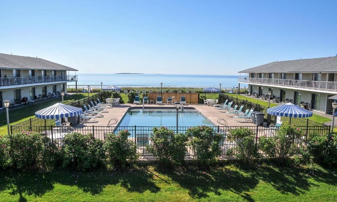 Old Orchard Beach Hotel | Friendship Oceanfront Suites