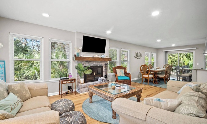 Blue Heron Lake Casa | Frippin Graytful, Golf Cart Included, Pet Friendly - 120 Sea Otter