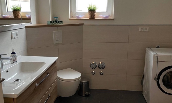 Dittelbrunn Apartamento | Frisch Sanierte Ferienwohnung für bis zu 4 Pers. in Ruhiger und Zentraler Lage