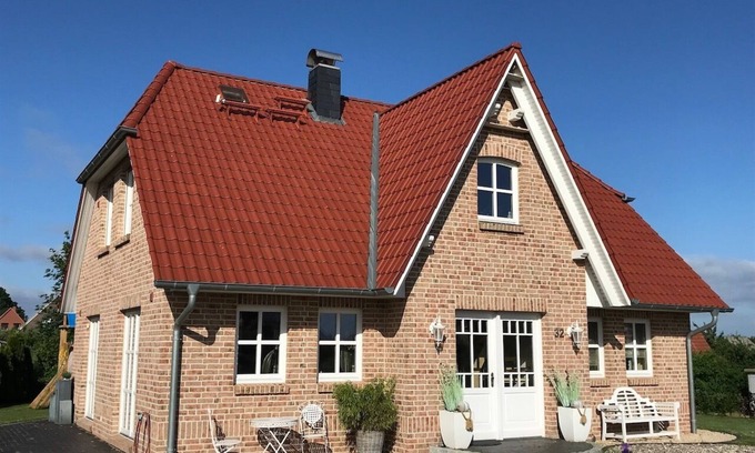 Rosenhagen Casa | Casa frisona "Strandhus" cerca de la playa, wifi gratis, chimenea y sauna