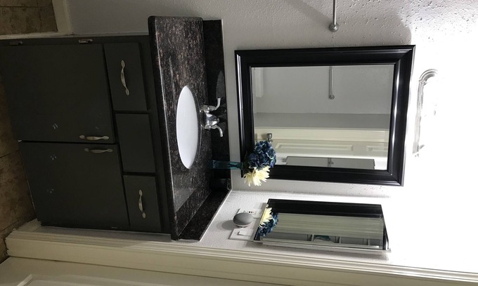 Garden Oaks Apartamento | From Ten to Zen