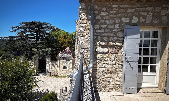 Murs Casa | From the top of its terraces and garden, breathtaking views of the Luberon