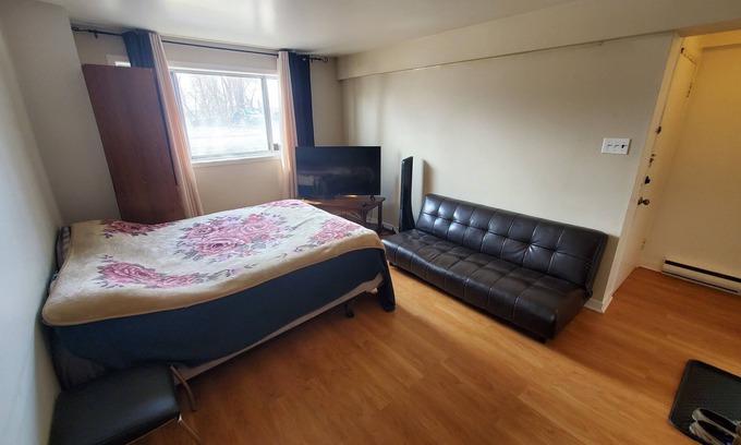 LaSalle Apartamento | Front of Water View, Cozy Apartment with Parking